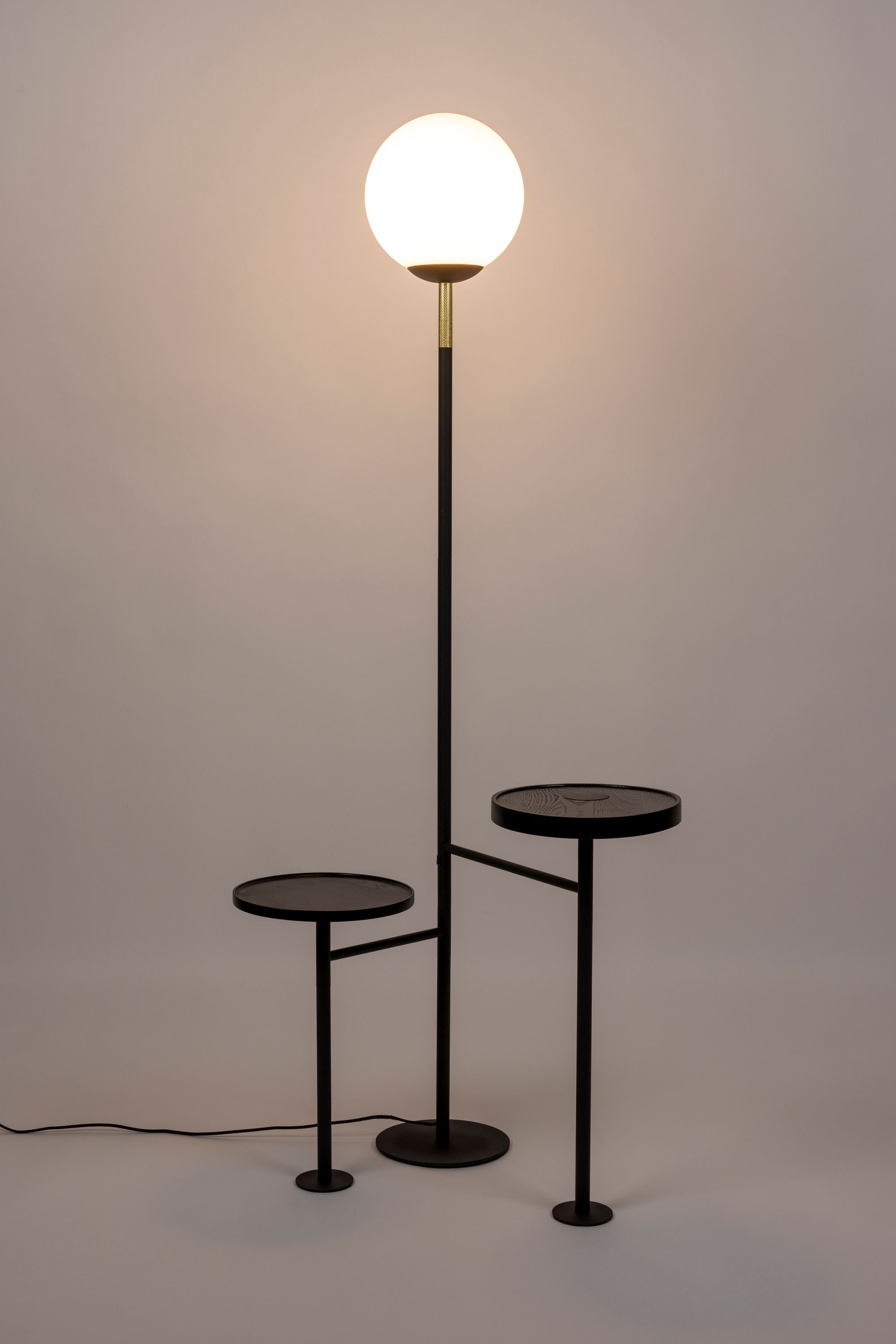 Zuiver Orion Charge Black Floor Lamp